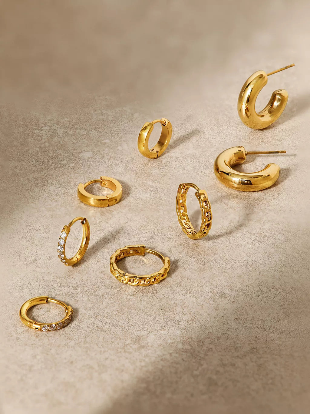 Classic Zircon Medium Hoop Ohrringe