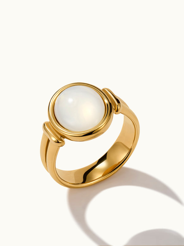 Vintage Style With Oval Stone Ring