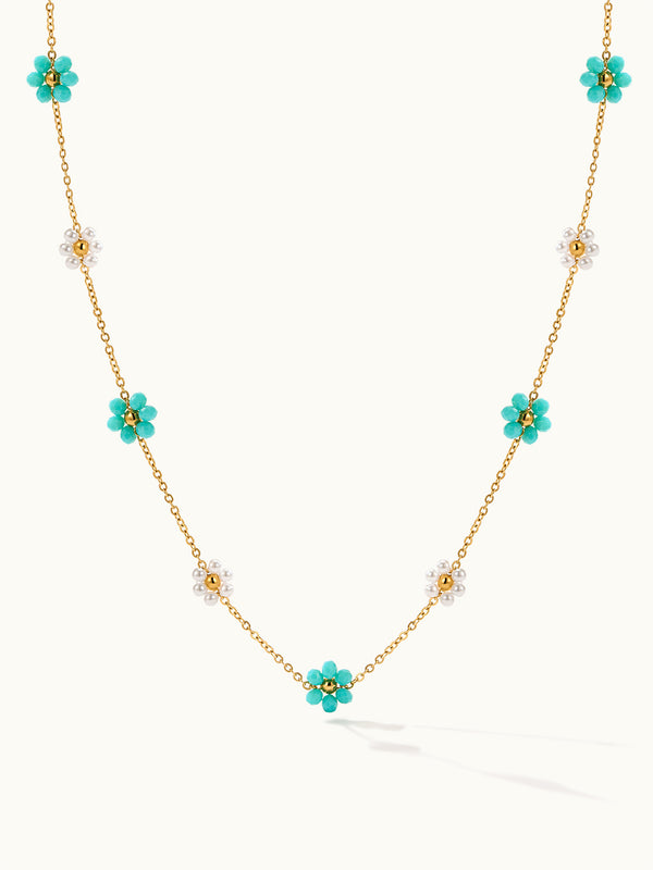 Sunlit Daisy Flowers With Pearl Kette