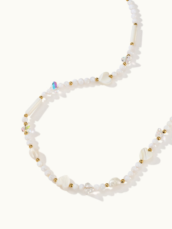 White Beaded Heart Rectangular Kette